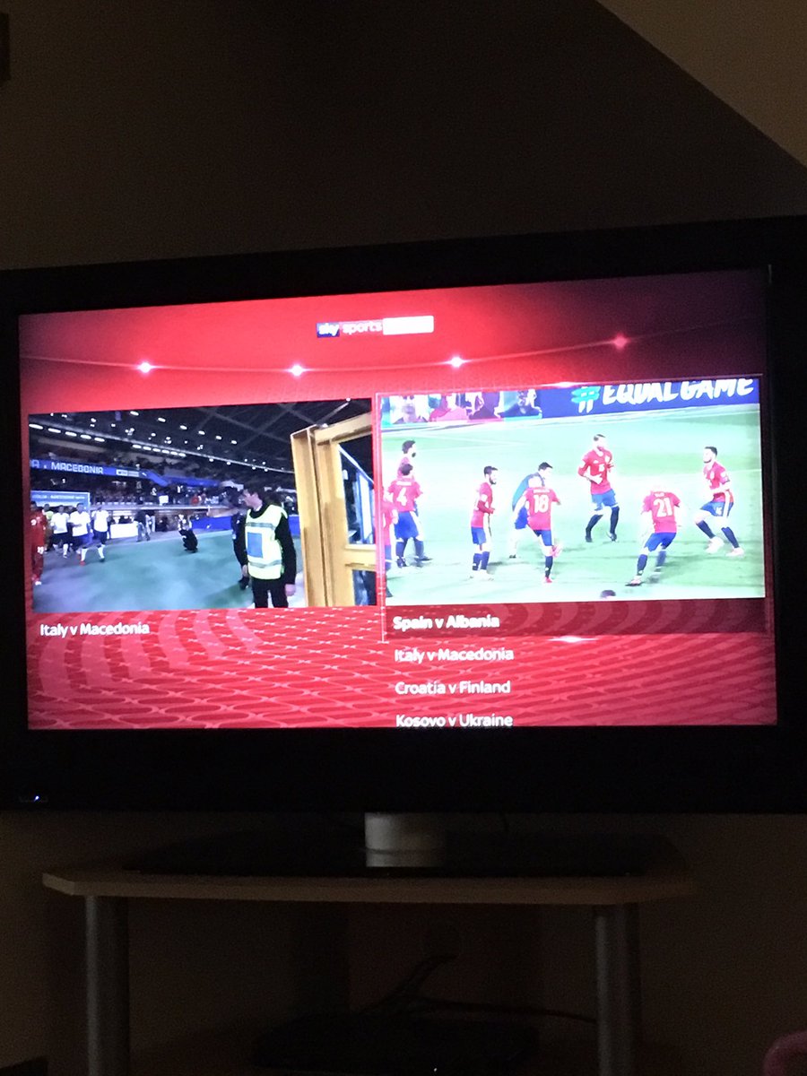 33wolfman's tweet photo. Couldn't decide what to watch so thought idd do it this way @SkyFootball #matchchoice #SkyQ #ItaMac #SPAALB https://t.co/ufzvSXBboB