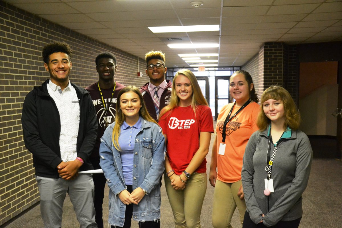 WaterlooSchools's tweet photo. Students from all three high schools spoke about respect and the importance of anti-bullying at an assembly @CentralWaterloo https://t.co/DBVLpUriWm