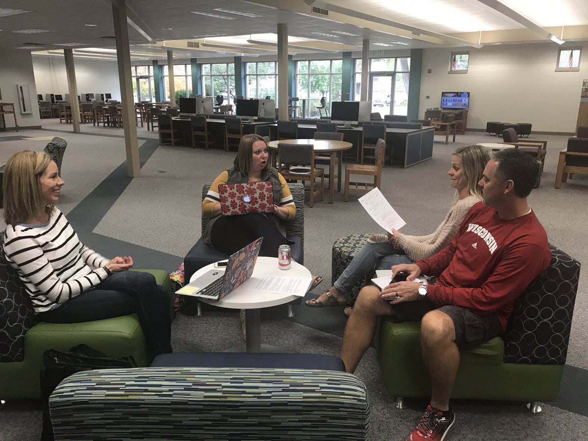 principalmeyers's tweet photo. @hssdbv Ts and TISs collaborating during Creation Day. #bvpl #HSSDcreate https://t.co/i6kbeZtbcu