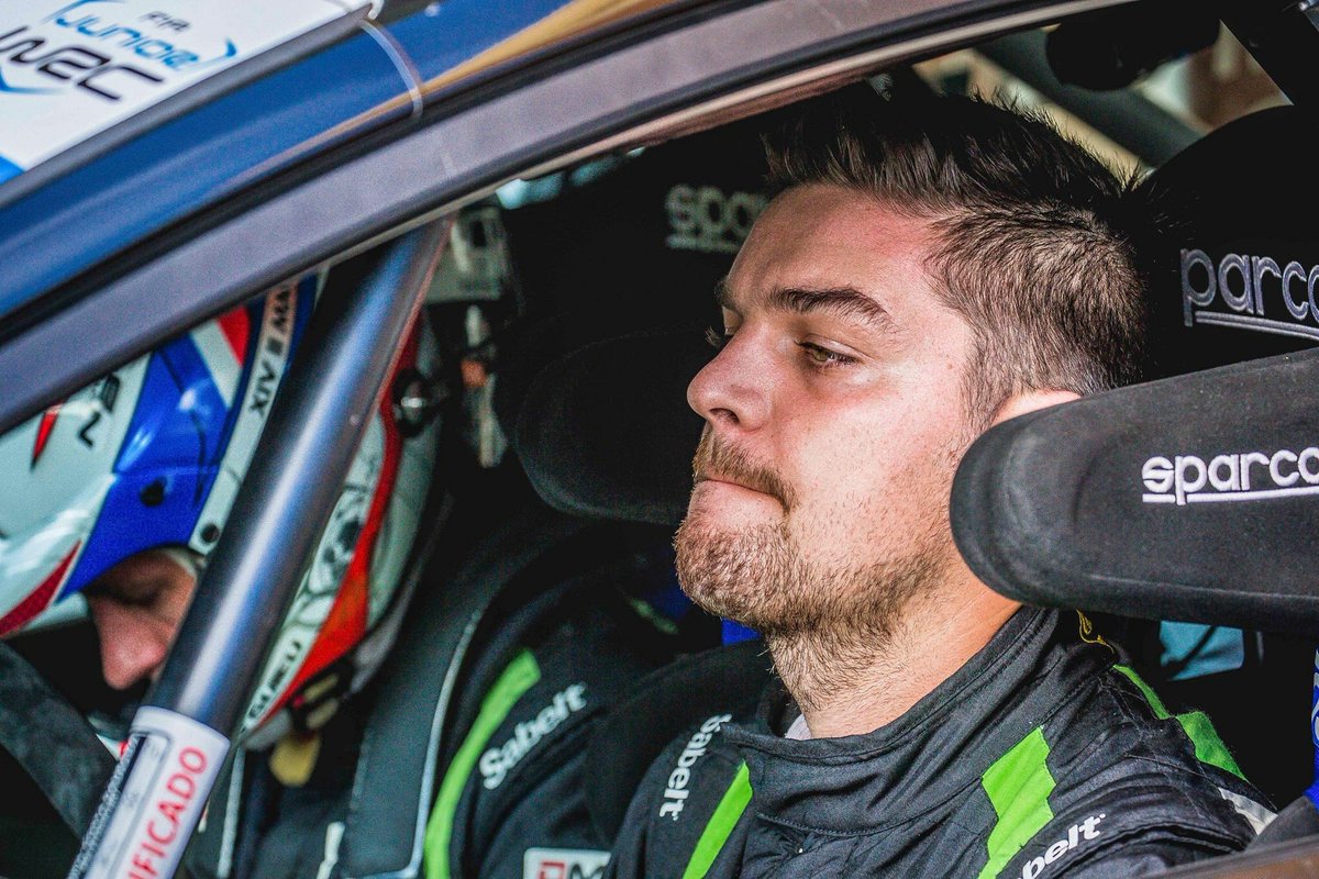 TerryFolb's tweet photo. Grosse journée sur la terre avec de la bonne attaque. On rentre P3 du #JWRC à 30 secondes de la tête... Demain tout est encore possible 😃 https://t.co/1RePb5RYSl