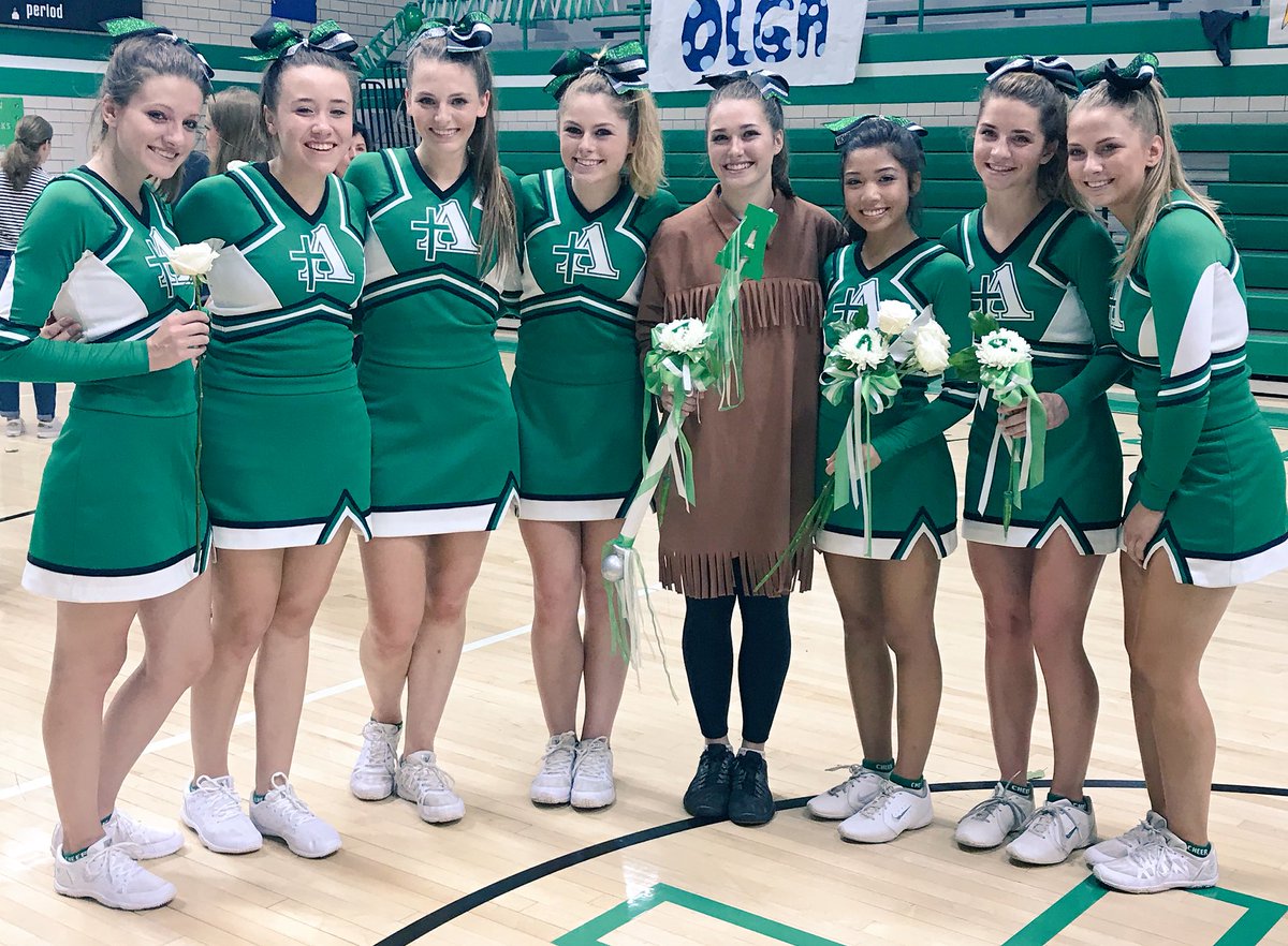 AllemanCheer's tweet photo. #thankful
-
-
-
#proudtobeapioneer @allemanhs
#thecheerlife @AllemanCheer
#Hoco2K17 https://t.co/JfDKoNFSyS