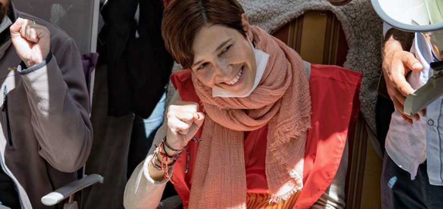 Nuriye Gülmen tuvalet ihtiyacını gideremiyor, yıkanmasına izin verilmiyor 
grihat.com/nuriye-gulmen-…