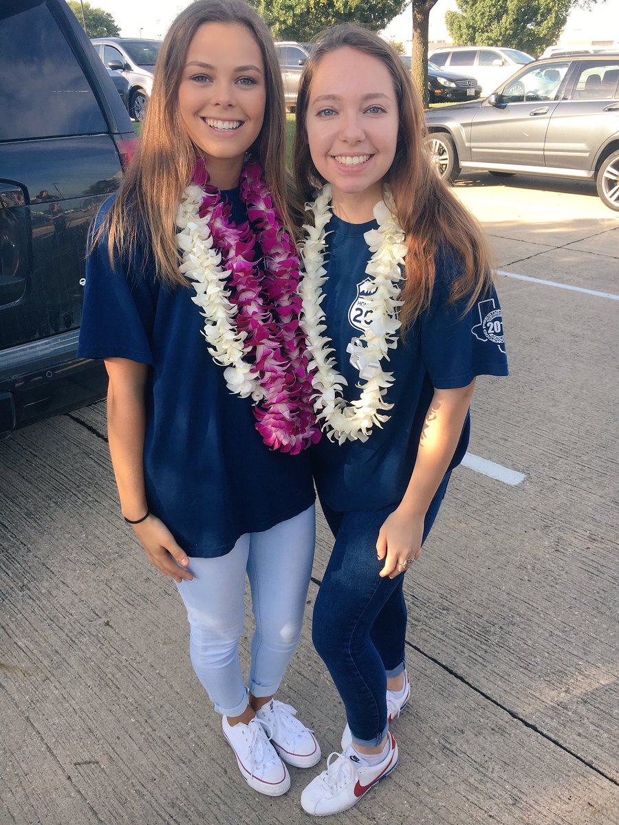 MikaylaBard21's tweet image. Last PCA homecoming with my beautiful friends ❤️