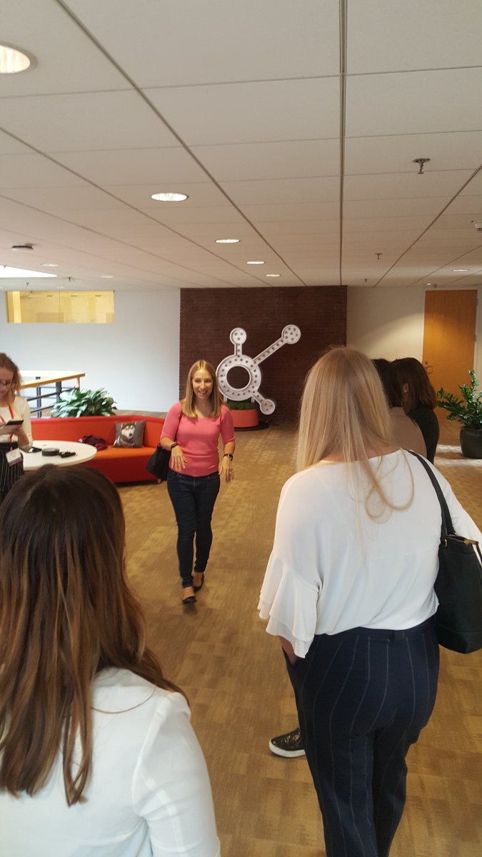 dfanz11's tweet photo. Thanks @RachelLeist for a great tour! @HubSpot #PRSSANC https://t.co/YZOkB3cSRo