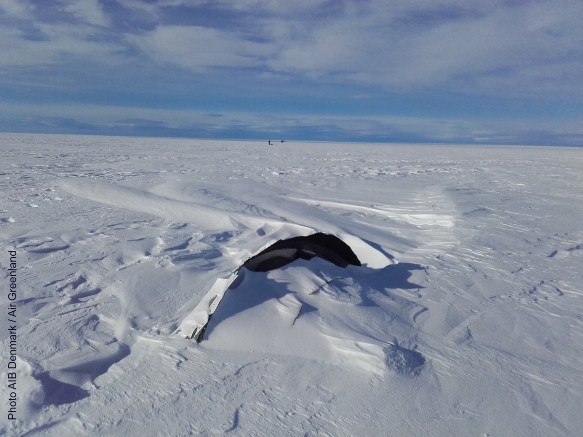 flightradar24's tweet image. #AF66 update via BEA: Air Greenland helicopter crew retrieved some debris from damaged engine, on its way to BEA. blog.flightradar24.com/blog/air-franc…