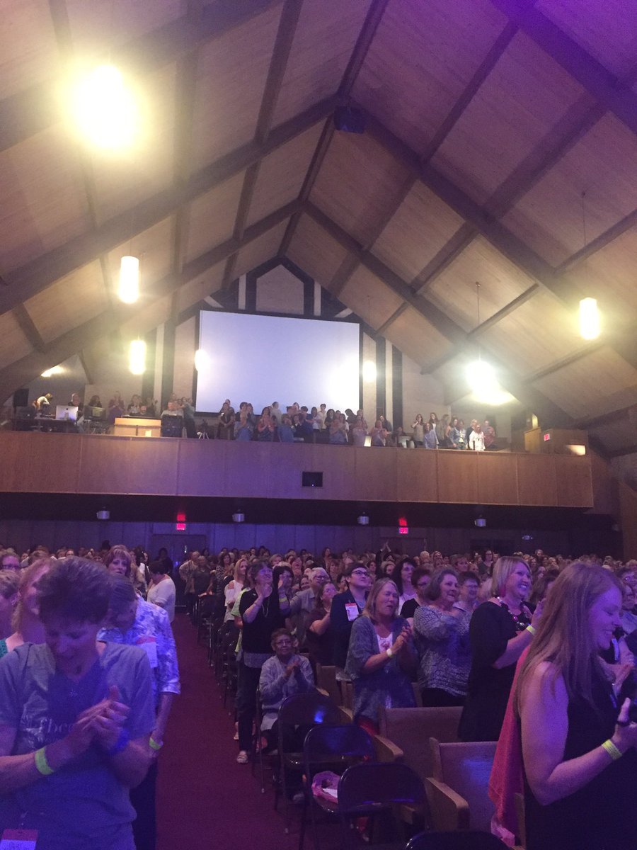 TiffStotts's tweet photo. Such a great crowd here tonight! #FGFSocial https://t.co/EXN4GwyRSk
