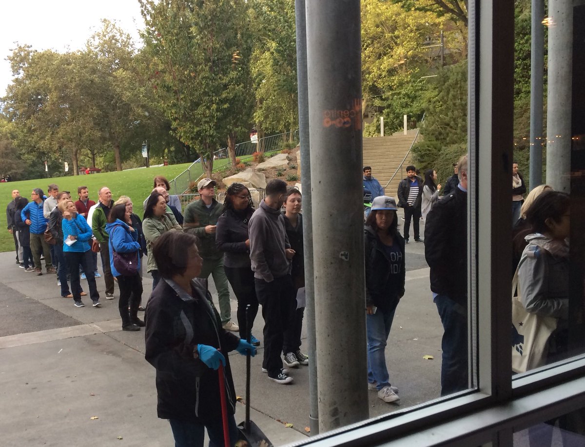 central_coop's tweet photo. Excitement mounts as ppl line up for Taste of #seattlemadeweek! Sponsored by ours truly #centralcoop https://t.co/FRoA1lWeog