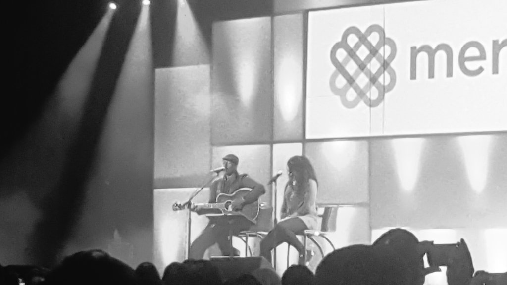 SteveRopers's tweet photo. Javiar Colon &amp; Jordan Sparks #ANAMasters #acoustic  #Halo #livemusictherapy https://t.co/uV1MTzIVmT