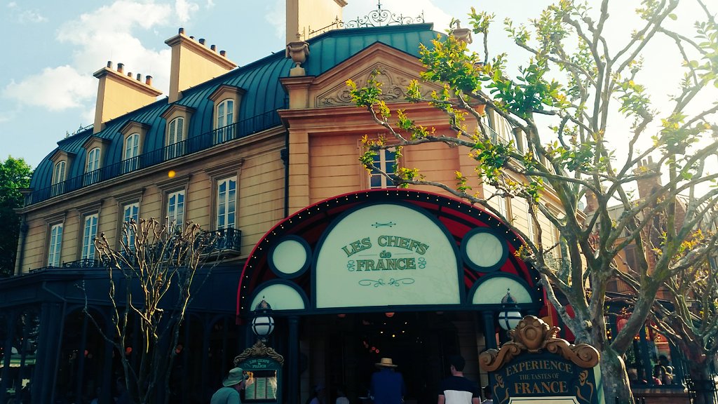 PixelPerfectDis's tweet image. Food always comes to those who love to cook 
#Disney #Epcot #leschefs #epcot35 #EpcotFoodAndWine