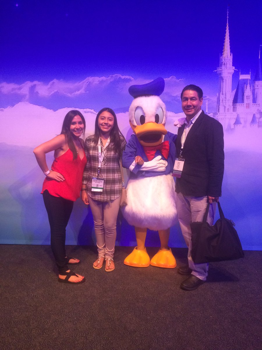 diani_dg's tweet photo. Enjoying #DonaldDuck #PSTM17 #ASPS17 https://t.co/7zKXipaiRP