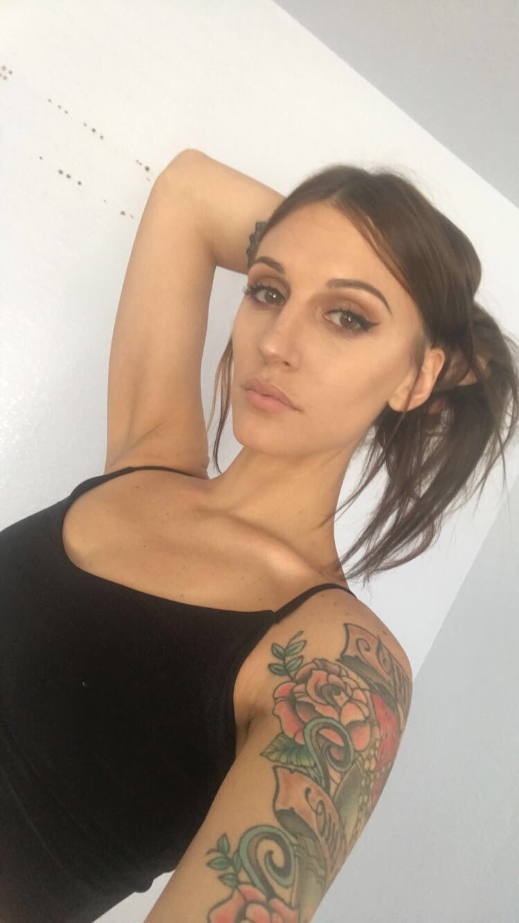 tatum christine on X: 🖤👽 t.co53dwlbzEVo  X