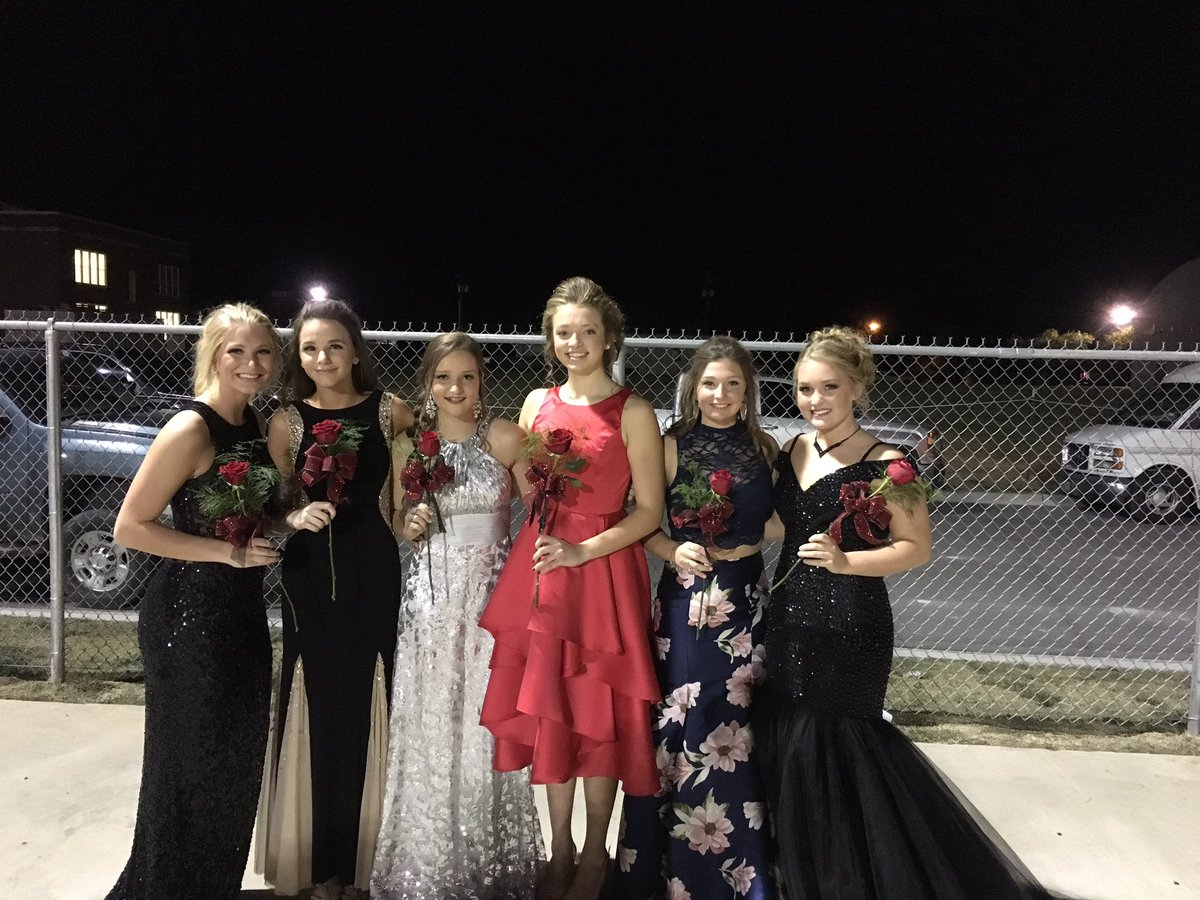 westladytrojans's tweet photo. Our beautiful Volleyball players on the 2017 homecoming Court. @West_Trojans @WestISD #PrettyAndTalented https://t.co/7ChOieBqZv