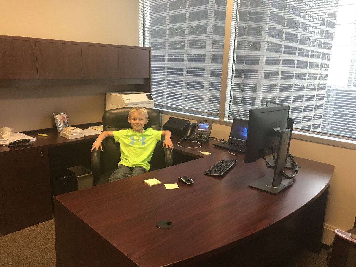Tanad85's tweet photo. We had some visitors today at mommy and daddy’s offices! #CarterB #CamBam https://t.co/aTEXrFHt1x