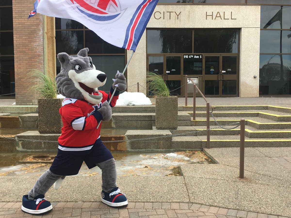 WHLHurricanes's tweet photo. Cane is at #YQL City Hall with a pair of tickets to give out! Look for him in the #GameDaySantaFe! https://t.co/pgqQ93FvYv
