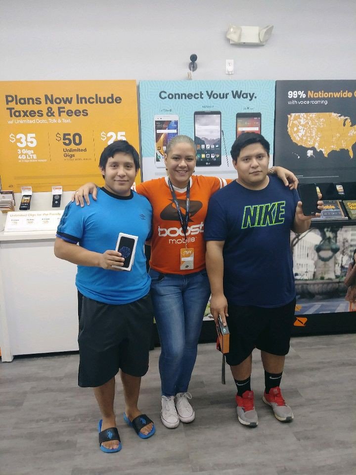TwinCesar's tweet photo. The switch has been done!! Twin Wireless #Boostmobileaustin #Boostaustin #Boostmobileaustin #Boostaustin @jboost181 @KristyPfahler https://t.co/E7tMVk6ltU