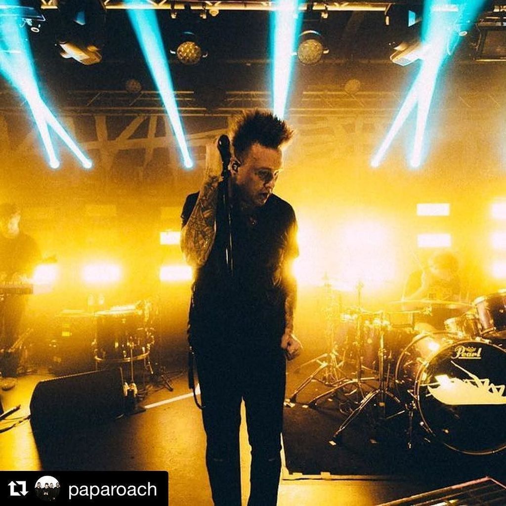 JacobyShaddix's tweet photo. Holy f@ck #nottingham y'all were insane!!! #Repost @paparoach (@get_repost)
・・・
Thank you #Nottingham @rockcitynottingham for the sold out … https://t.co/oi1LYLWelZ