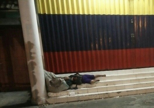 AyoberbagiPati's tweet photo. #DUGEL Dundum Sego Bunte 6 Okt 2017.
Alhamdulillah 100 nasi & minum tersalurkan utk mkan mlam saudara kita di jlanan. https://t.co/iZwfVq8H4b