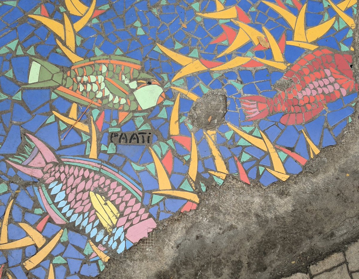 robert_p_streit's tweet photo. Hey @thehemi65 ! Found your fish mosaics in downtown Papeete! #ipfc10 #IPFC17 https://t.co/zeLkXJ2wZ8