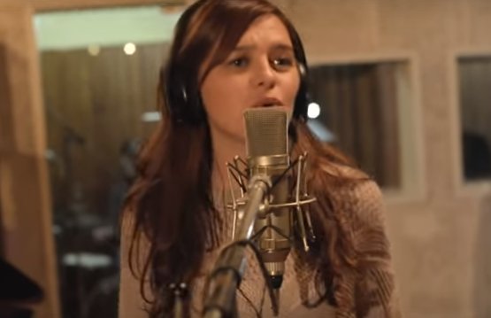 maubrejackie's tweet photo. Recibimos a la cantante Elizabeth Karayekov. Ella comenzó su carrera como solista, luego con Big Blues Band,  grabaron “Miss Tape”. https://t.co/8AHOaAWDQ3