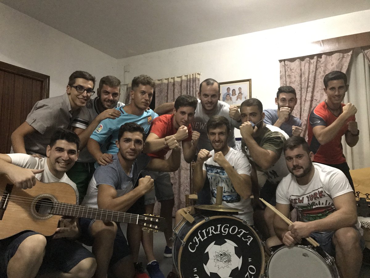 _ElPelotazo's tweet photo. Ya estamos al lío!! Alguno se ha perdido la foto!! Bienvenido de nuevo @ManuelSayavera @_ElPelotazo https://t.co/WQs4CXJRFk