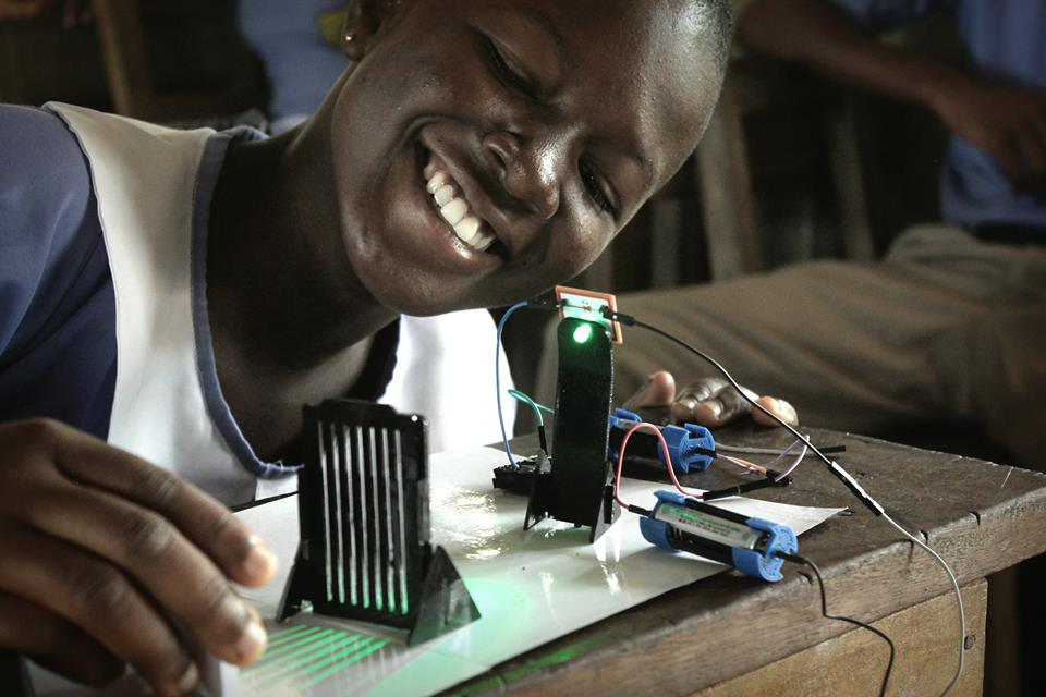 Dext_Tech's tweet photo. Practical Education!! #DextTECH @UNICEFGhana https://t.co/bgo2kLUnV6