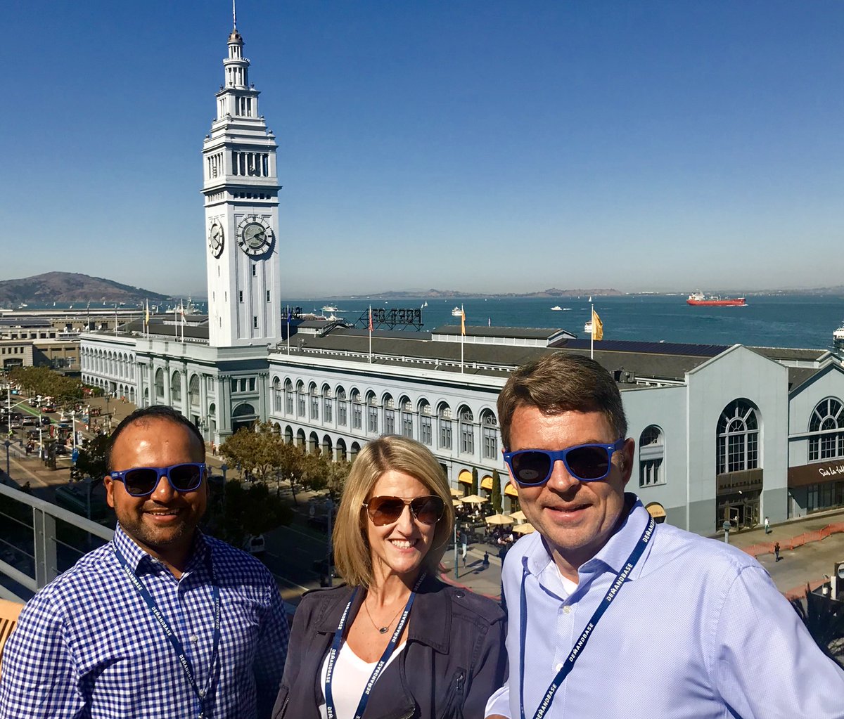 SudeepMisra's tweet photo. Digital Marketing @hortonworks at @Demandbase #futureofABM #BlueAngels #FleetWeekSF https://t.co/8ecJ03hGrd