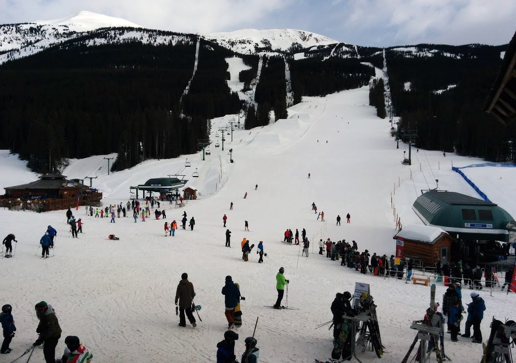 MacEwanWellness's tweet image. Mission Inflatable early bird price ends TODAY! Head to Bldg 8 to register. $15 could win you a ski trip! 
bit.ly/2kup1H1