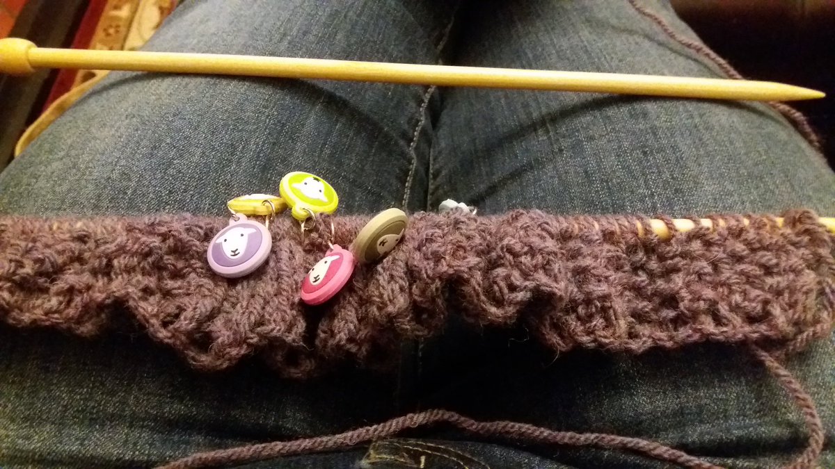 GossGeekGirl's tweet photo. And so it starts again #knitting #biggerNeedles #biggerSize https://t.co/v9nKJn9sSk