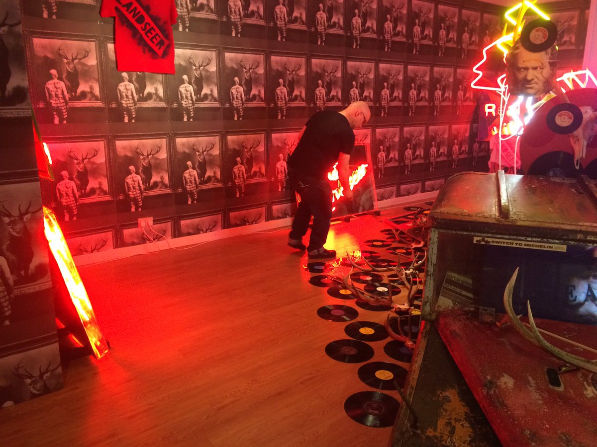 KirstenBody's tweet photo. A great turn out at @InvMAG for #MonarchoftheGlen & @RealifersRoss last night. #RealLifeMonarch https://t.co/ZzwiDOYDde