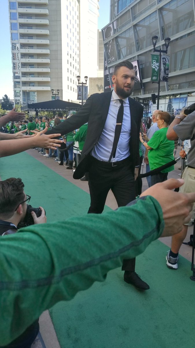 haveagreatgame2's tweet photo. @DallasStars Martin Hanzel has soft hands guys. #mosturizer https://t.co/FHum8vf2iP