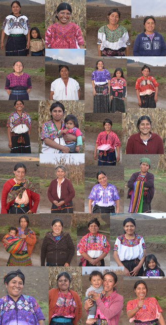 Yabal_'s tweet image. Some of our 60 amazing #WomenWeavers that we are going to introduce you this week ;) #Yabal #MondayMujer #Artisans #WomenEntrepeneurs #Smile