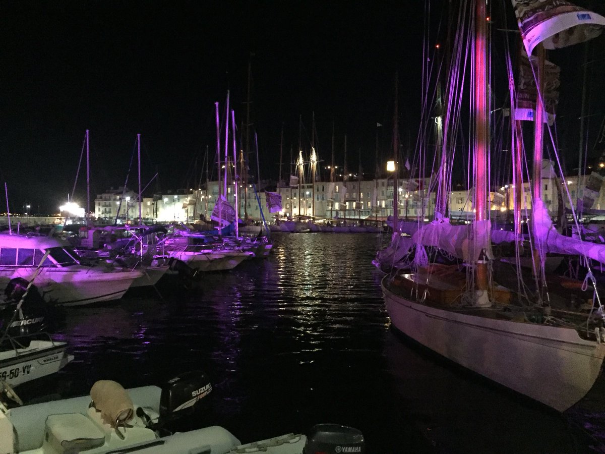 vastenaekel's tweet photo. Les voiles de St-Tropez by night #LesVoilesdeSaintTropez #sttrop #portdesttropez #bynight @SSlabbaert @GolfeStTropez @VoilesdeStTrop https://t.co/S5Lj0tuirp