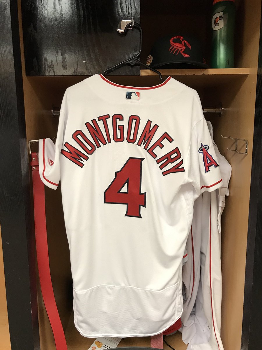 MLBazFallLeague's tweet photo. Troy Montgomery from the @Angels can tell you how many days left until the start of the Fall League. https://t.co/JWTItfEESx