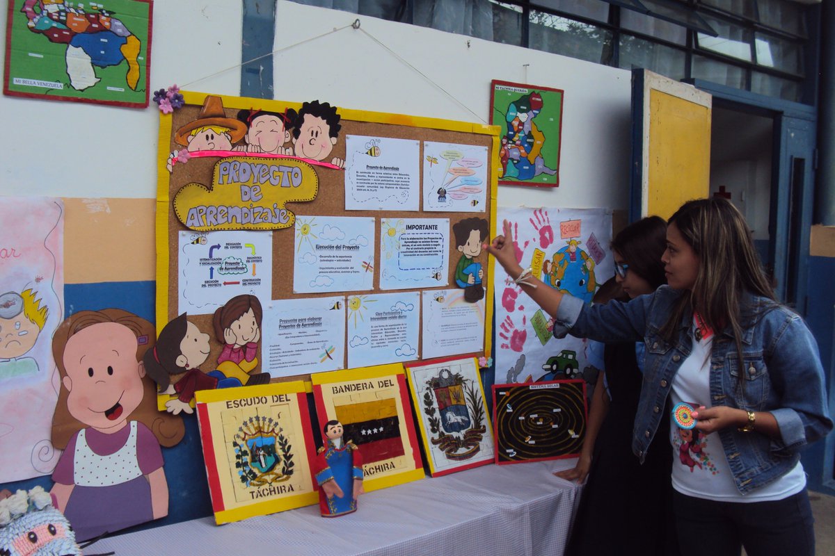 miradorner139's tweet photo. Fiesta pedagògica en paz y alegrìa en el marco de los 18 años de las Escuelas Bolivarianas. "NER 139" E.B. El Mirador. https://t.co/OfKlwK8pYG
