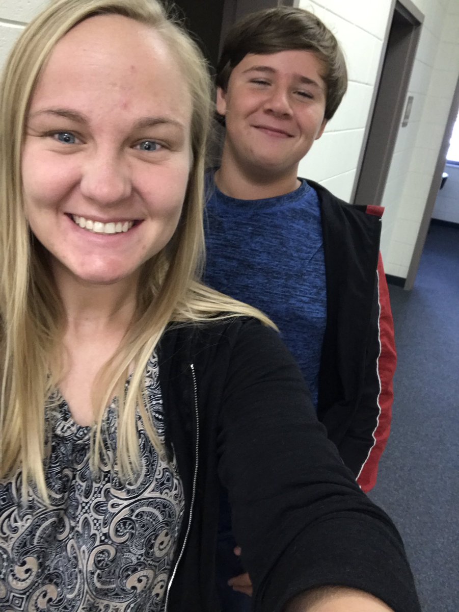 MsGeorge228's tweet photo. LOOK WHO SELFIED WITH ME WITH A SMILE !!!!!!!!!! @sunnypb15 @ssimoninBCMS #imahappycounselor #tookthreedays #consistencyiskey #beBCMS https://t.co/jMJkoyrsBN