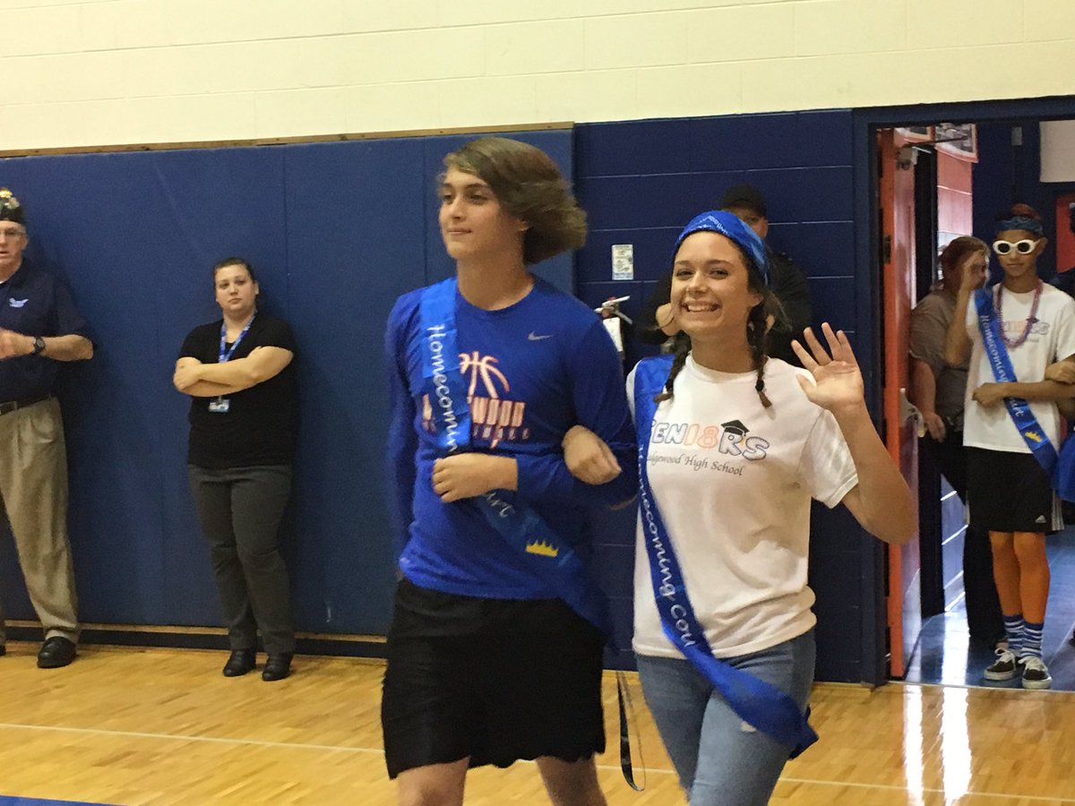 rhsclassof2k18's tweet photo. More pep rally pictures. Homecoming Court https://t.co/cQW2jhHKz1