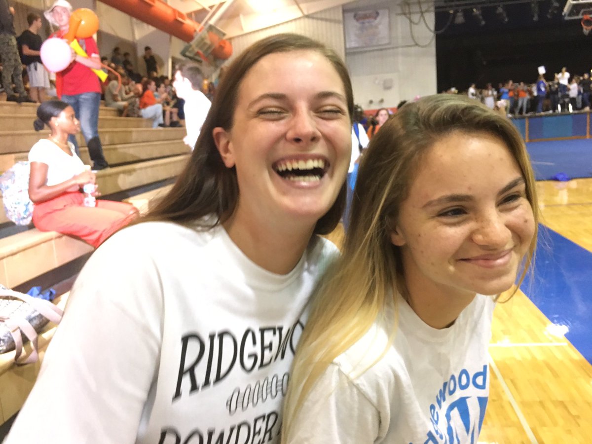 rhsclassof2k18's tweet photo. Last of the pep rally pictures https://t.co/vOweeq3NjX