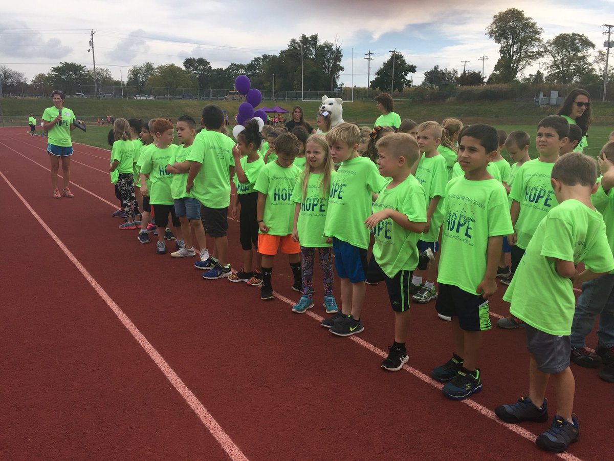 MissRepettoNES1's tweet photo. #Race4Ed was a blast. Lots of ❤️and thanks to our PTO. Lots of smiles, cheering &amp; #Hope #WeAreNorthern https://t.co/PQxmWMRrK1