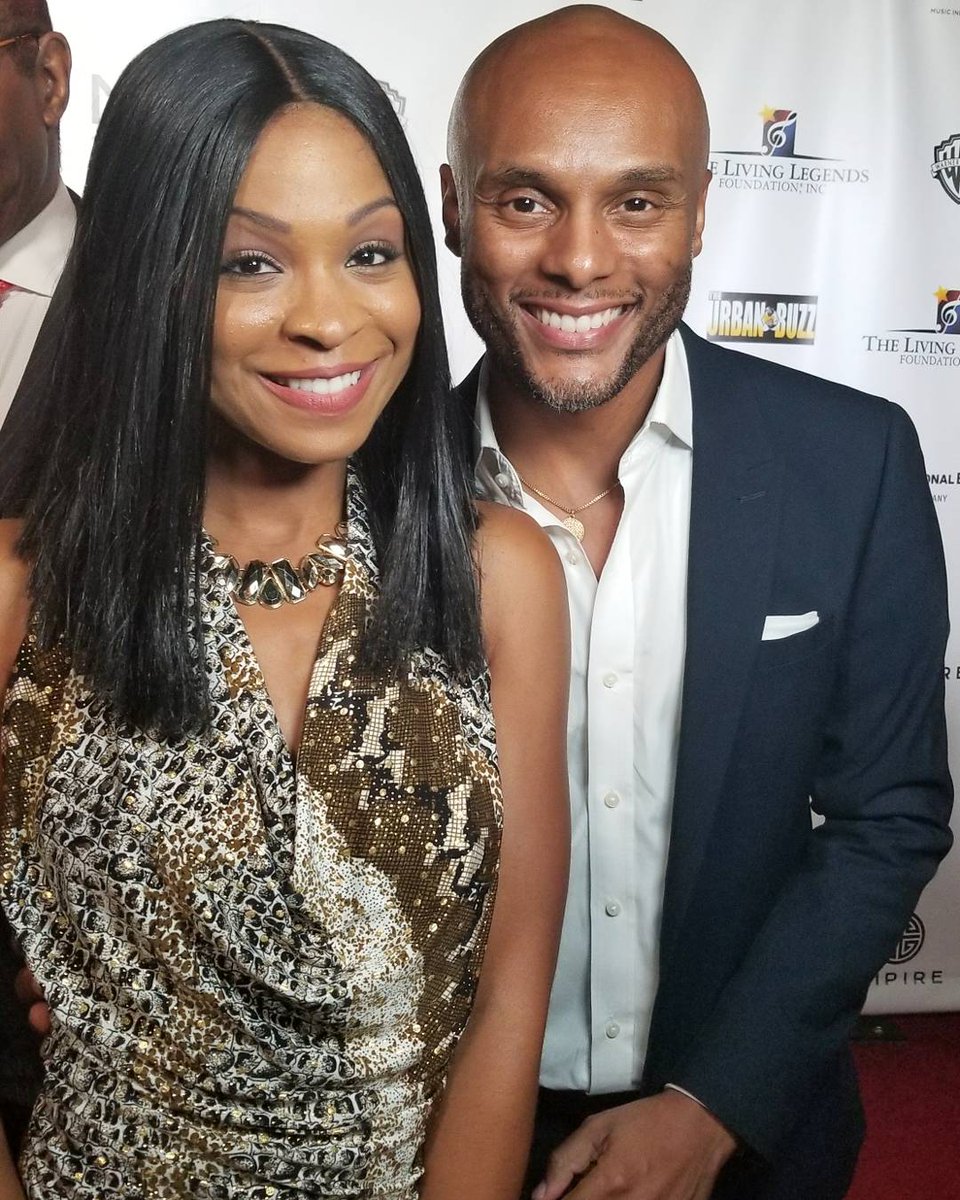 msmelanieeke's tweet photo. It was a pleasure to interview the talented @kennylattimore at the #LLFAwards2017! Look out for his new album #Vulnerable coming soon! https://t.co/dctsovUGbn