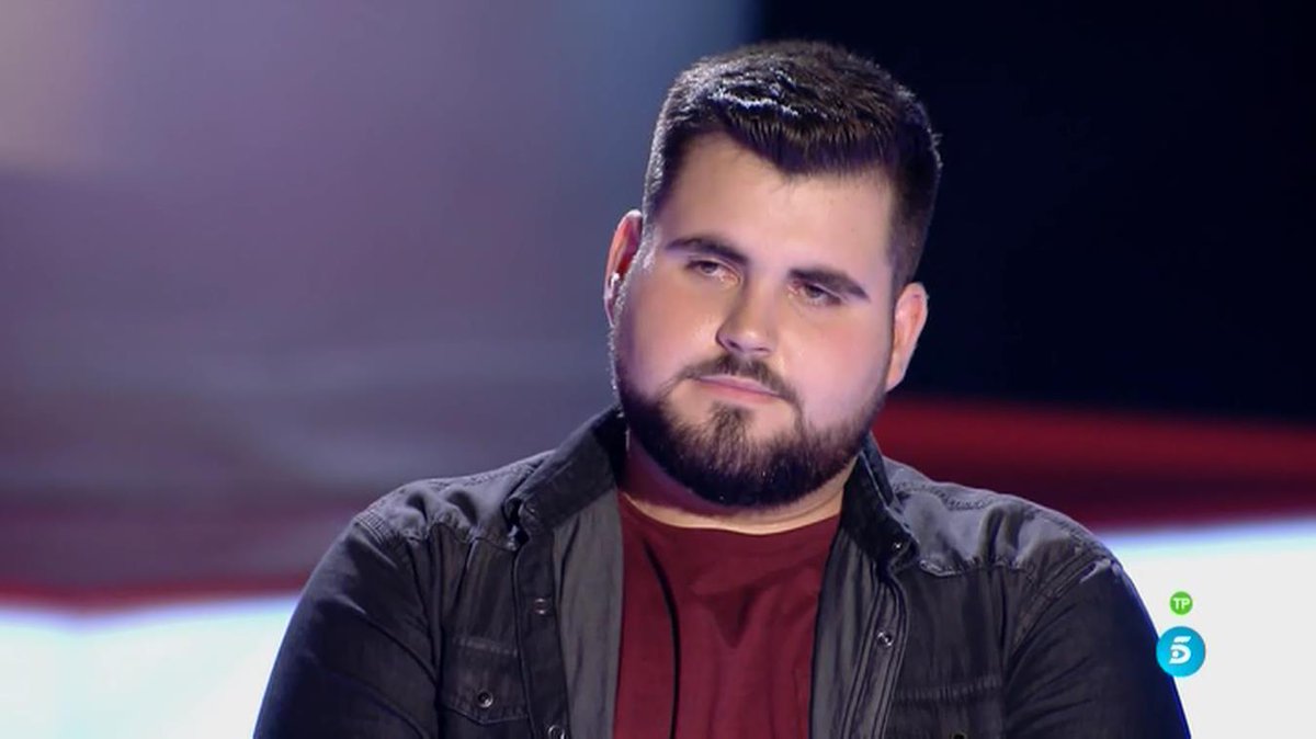 Curro viene desde Málaga y nos sorprende con "Te espero aquí" ¡Felicidades! #LaVoz3 > mdia.st/directo5