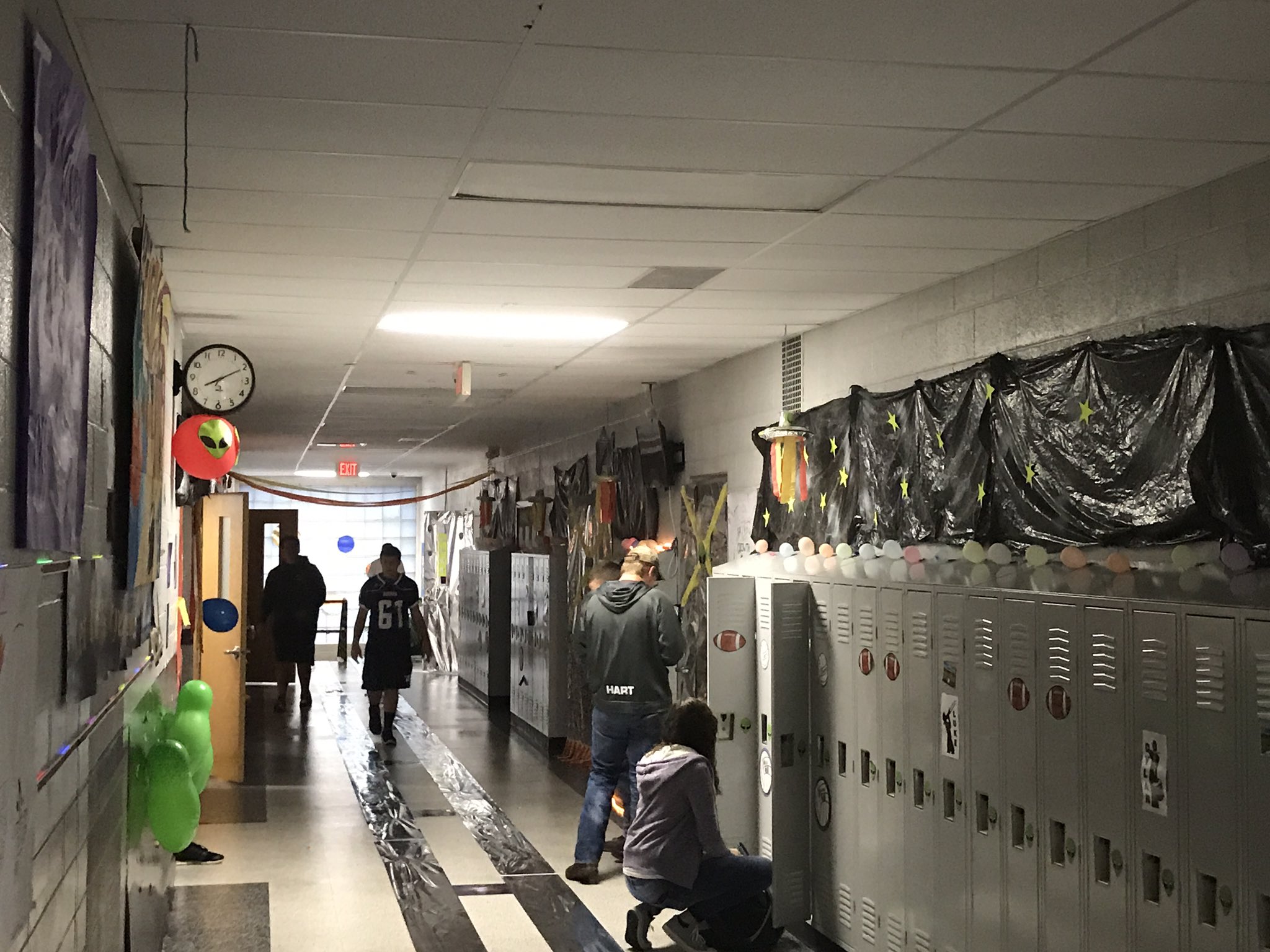 Fort Recovery on Twitter "Hallway decorations means Week