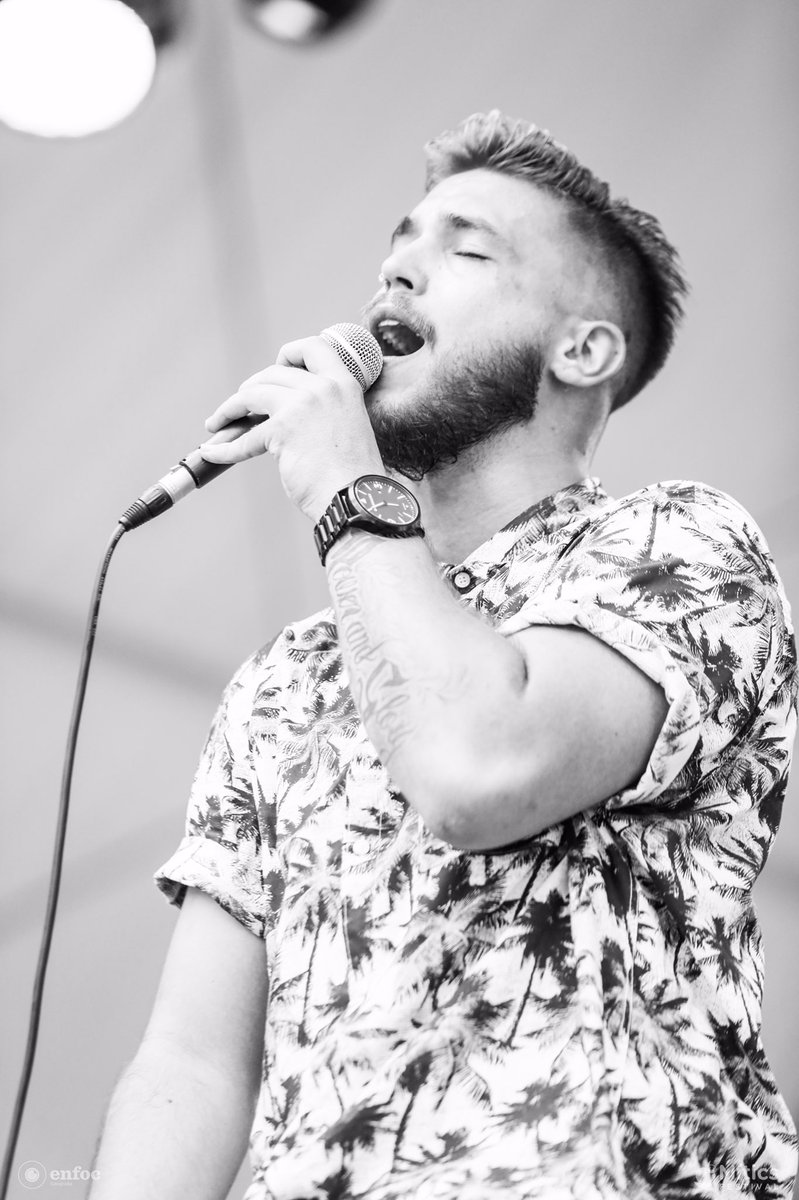 ¡Qué ilusión verte! En <a href="/MiticsFestival/">Mítics Festival</a> aún recordamos esa tarde de julio, felicidades <a href="/PedroHLaVoz/">Pedro H. La Voz</a>
#LaVoz2 <a href="/lavoztelecinco/">ainara is not here</a>