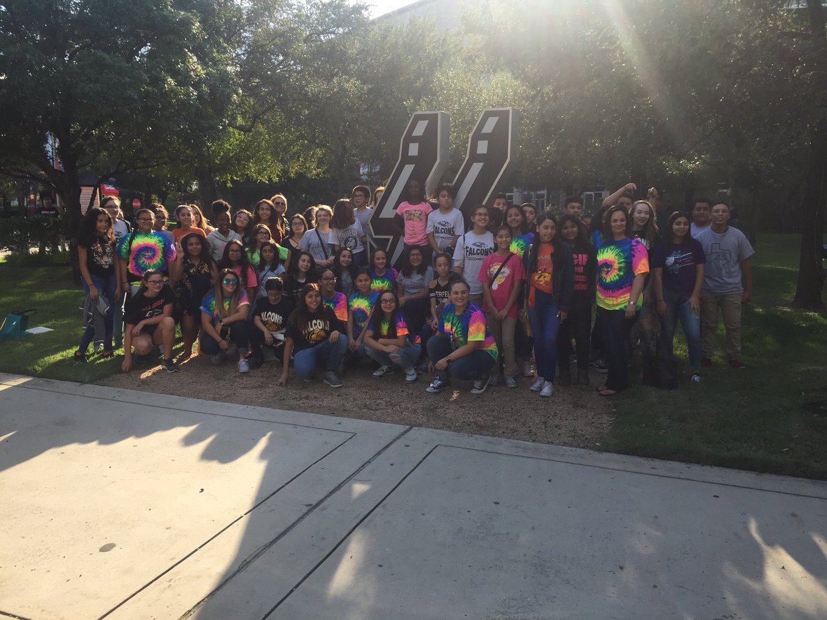 HF_Counselor's tweet photo. AVID trip to see the Spurs! #KMSrocks #AVIDneisd @ebaeza05 @McFly_TX @MrBrown_KMS @MyFavoriteClass @KMSrobotics @PRINCIPALRUBIO https://t.co/y5huwh6uck