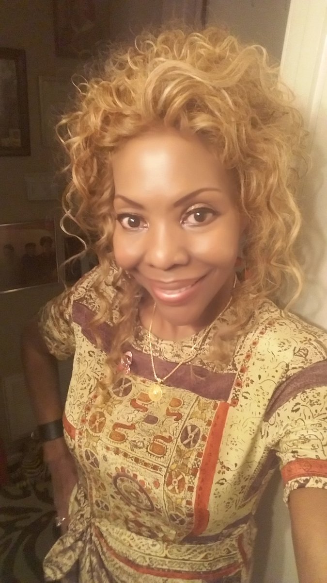 with_sue's tweet photo. Queen Sues are are Not nasty little girl gossip. The toxic family in totality is affect. #URnoscapegoat Tell it Sues! #URLOV #stoppredators https://t.co/MzbKFNloHj