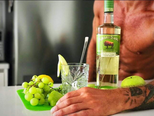 zu_usa's tweet photo. A #repost toast to @shiran_komashov (and his abs) for the #zubrowka fruit bonanza! #bisongrassvodka #fallfruits https://t.co/u1tCRVRntN