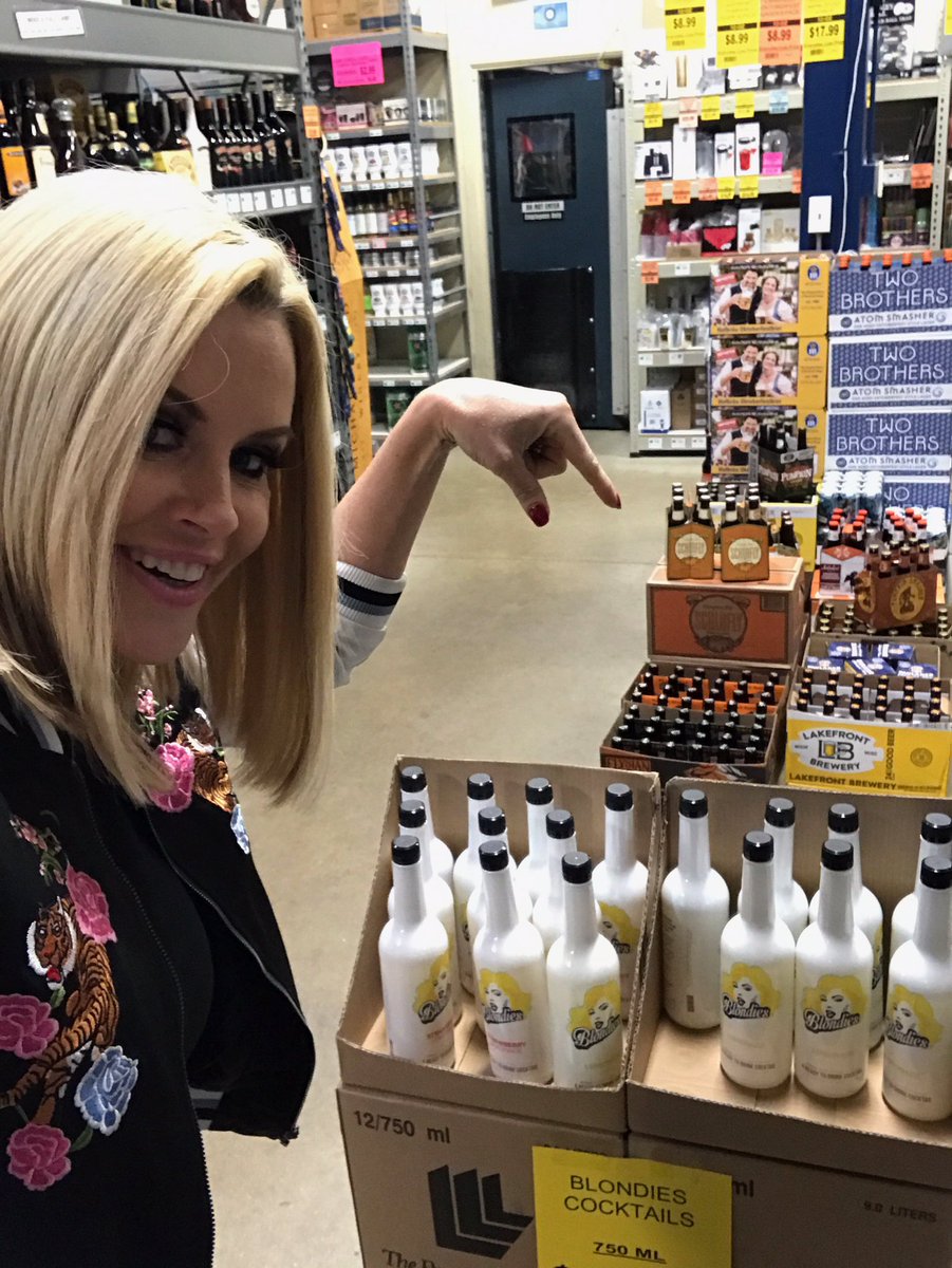 JennyMcCarthy's tweet photo. Yay!! @KenwoodLiquors1 in Homer Glen, IL just got @BlondiesbyJenny 
Post your #Blondies pics for reposts of you and your #Blondies 🍸❤️ https://t.co/KsbvpgGvKY