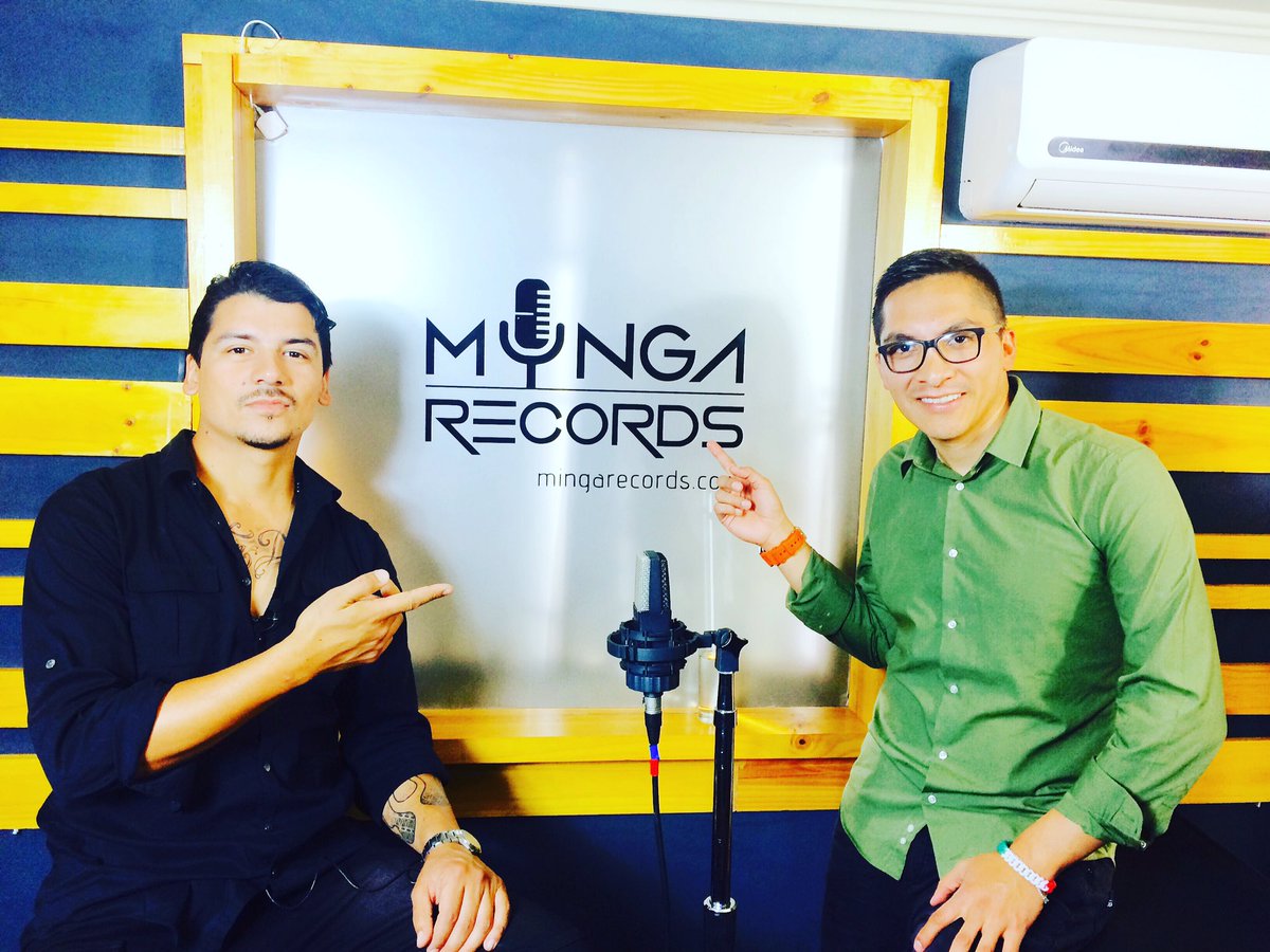 KalopsiaMX's tweet photo. En los estudios de @MingaRecords #Chile #TodoChileSuena🎶����🎸🎤🇨🇱🇲🇽 @SVidelaTV viva la música https://t.co/RuDuWfFBpx