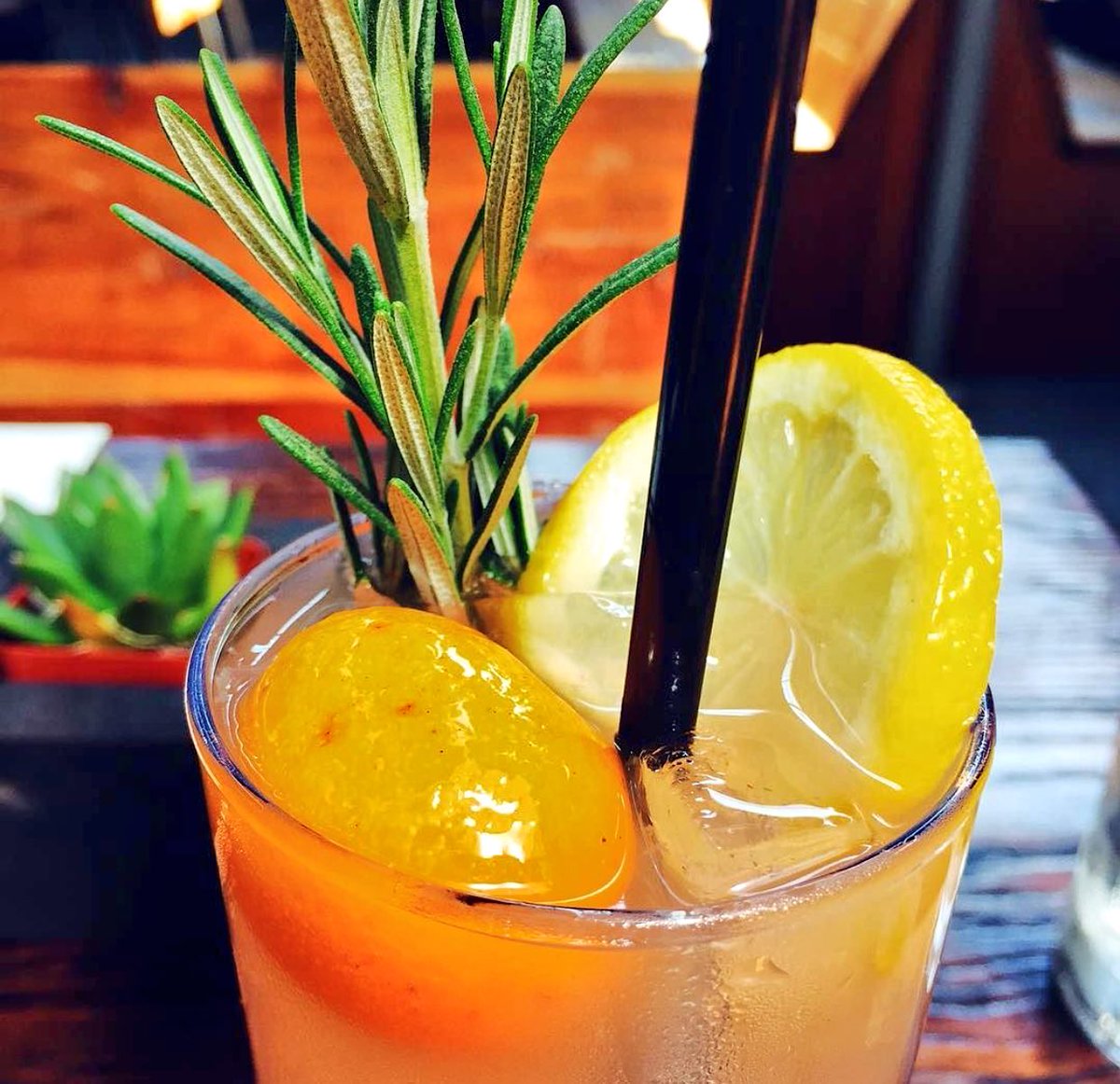 ashlandhillsm's tweet photo. We definitely love your view!
#GinAndTonics #GinCocktails #AHdrinks #FanFaveFriday
https://t.co/oz2iEBNL4f #AshlandHill https://t.co/9M1l9ASusW