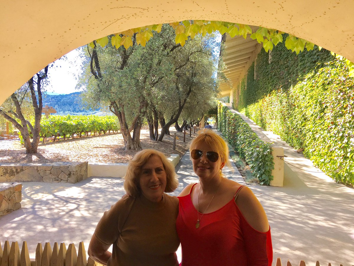 grisellemarino's tweet photo. It took me 25 years 2 visit @RobertMondavi since I met Tim & Ken @iflymia when I worked 4 @united but finally did! #Continuumwine @NapaValley https://t.co/nD2ibgg5mb
