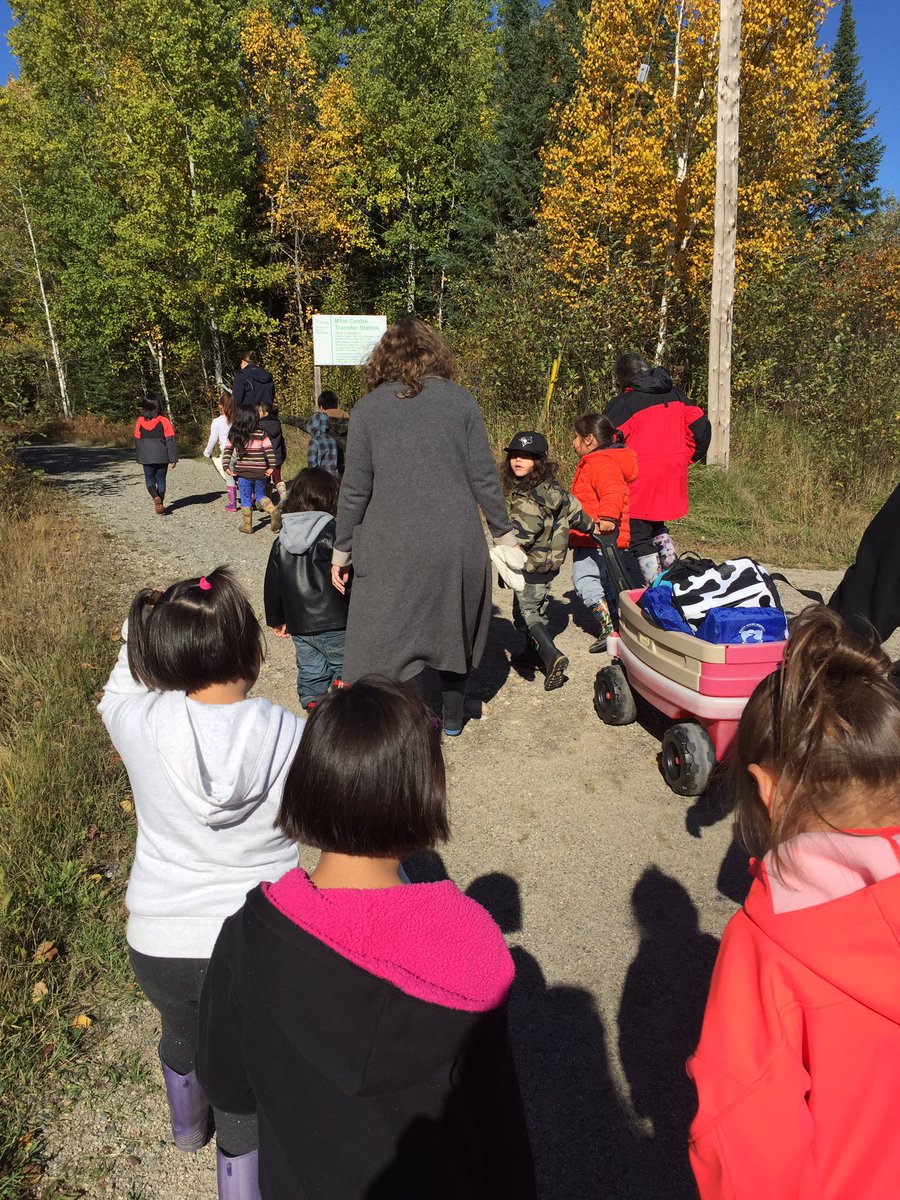 clclyne's tweet photo. Great day at Mine Centre School RRDSB, students leading adults in their learning #indigenous #IKME2017 Miigs for the rubber boots! https://t.co/ExunUAm3Uu